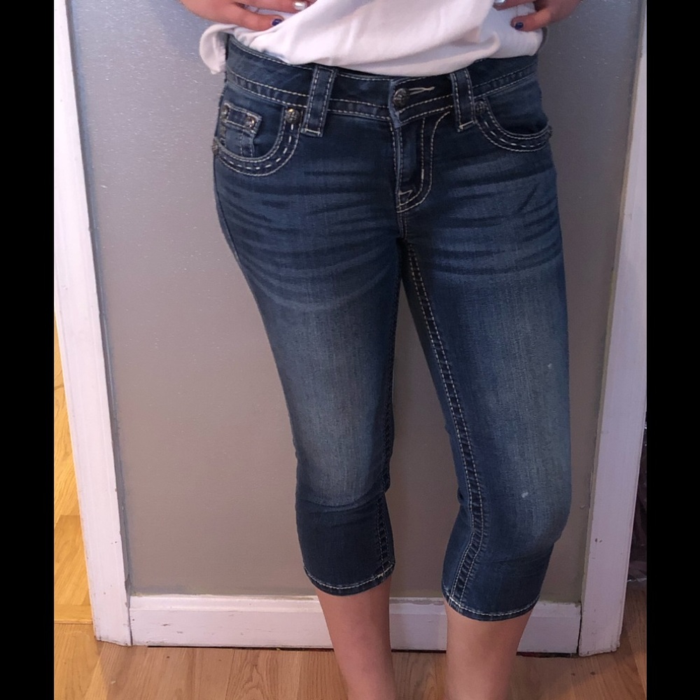 Fabulous Miss Me rhinestone Capri jeans 👖